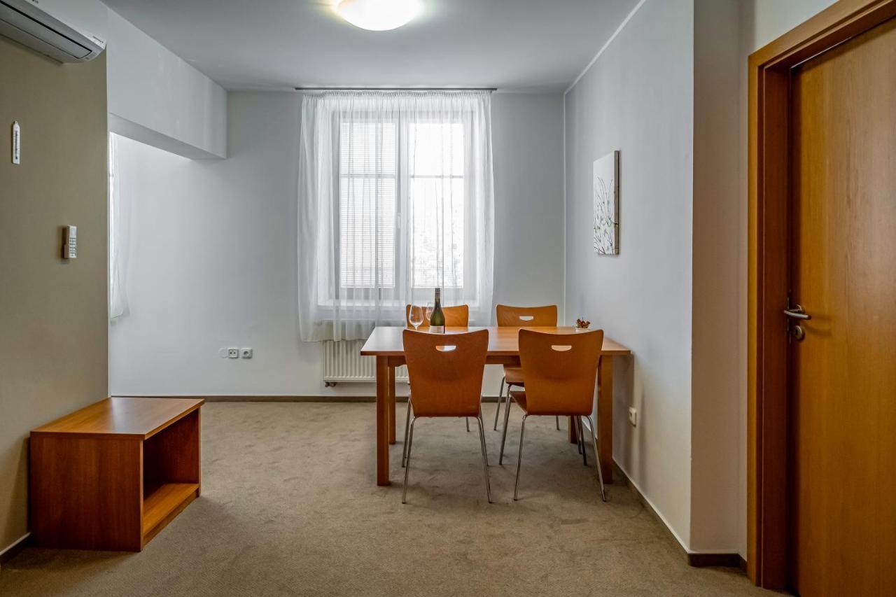 Relax Hotel Stork Lednice Bagian luar foto