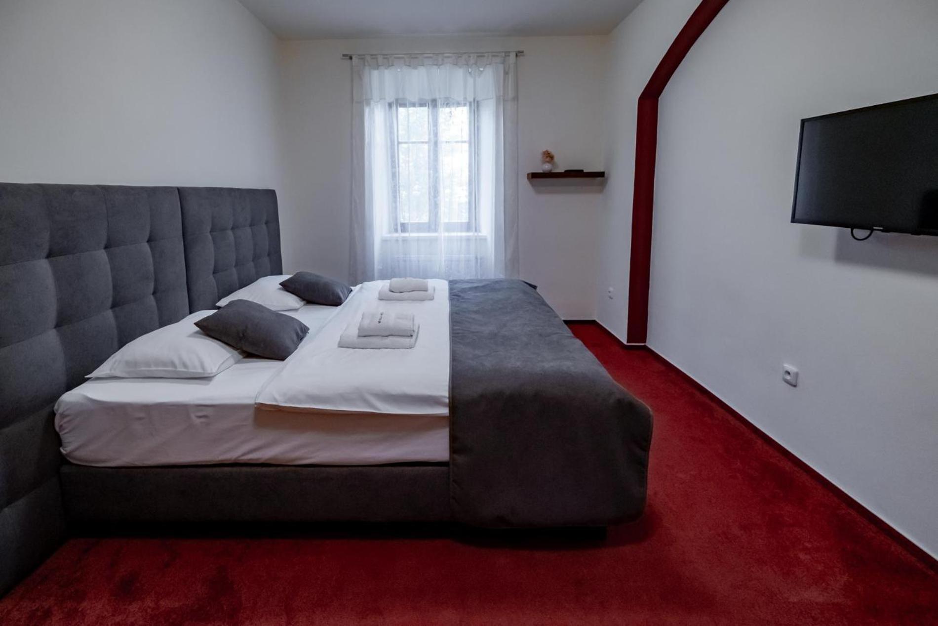 Relax Hotel Stork Lednice Bagian luar foto