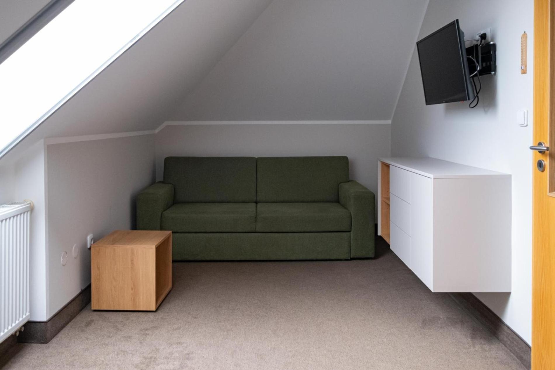 Relax Hotel Stork Lednice Bagian luar foto