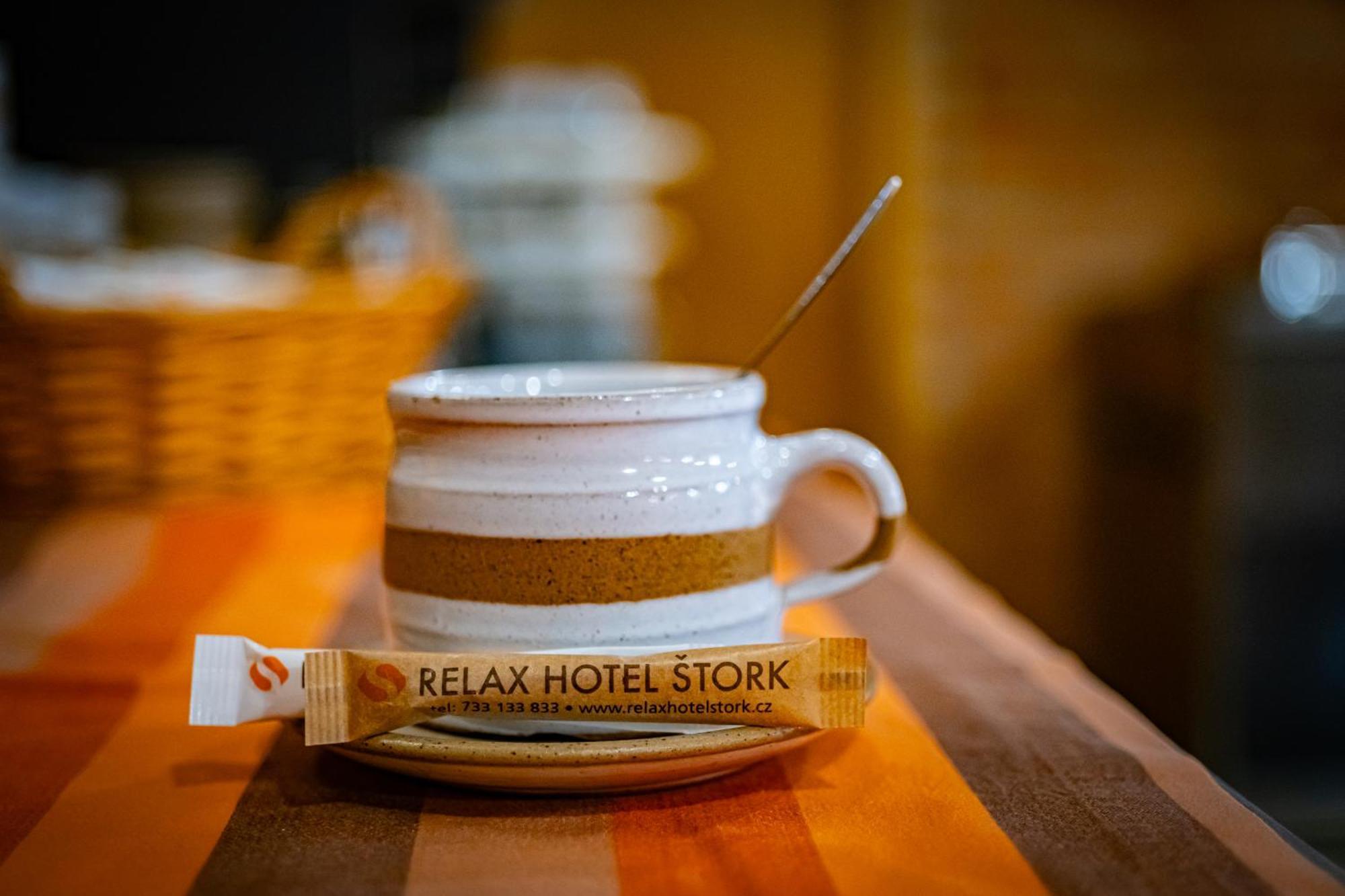 Relax Hotel Stork Lednice Bagian luar foto