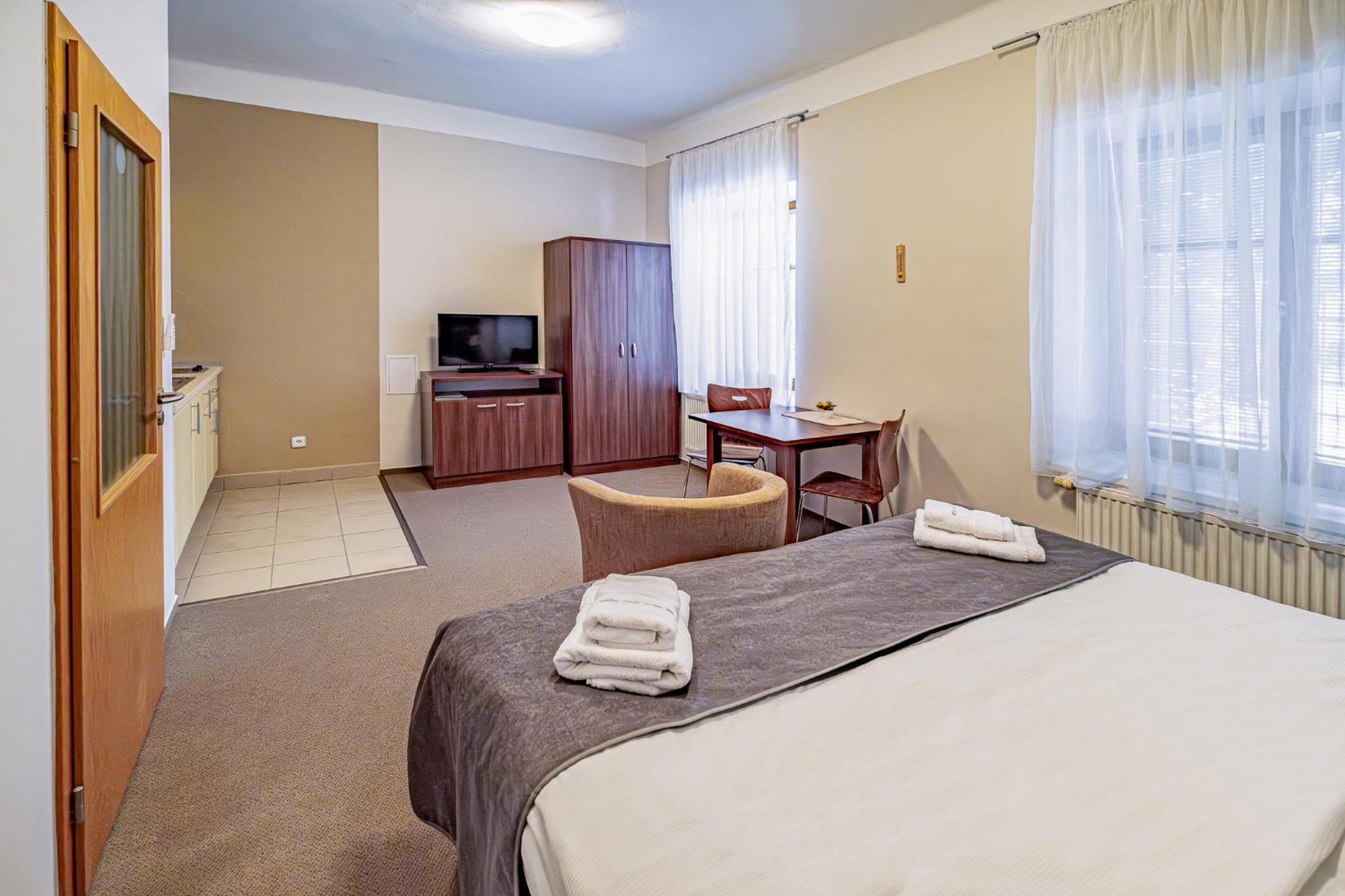 Relax Hotel Stork Lednice Bagian luar foto